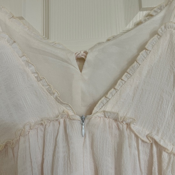 Cream Ruffled Short Dress - Picture 4 of 5